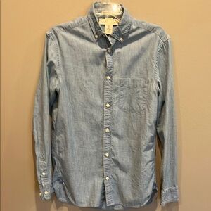 Men's Light Blue Button-Down Shirt